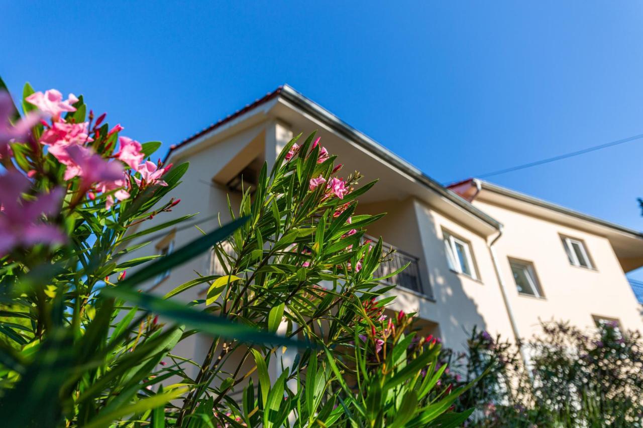Apartment Nada 1 Malinska Exterior foto